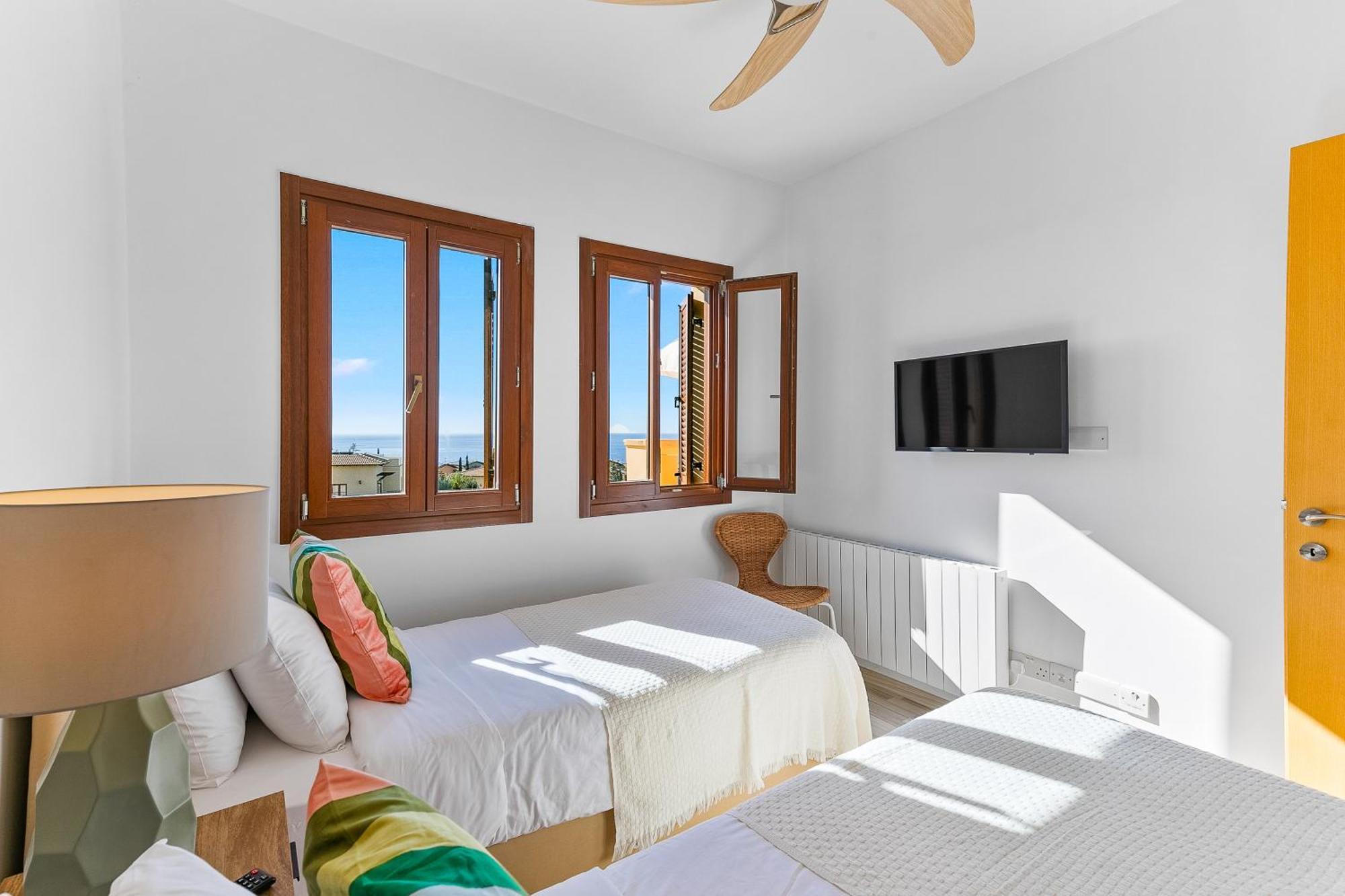2 Bedroom Apartment Thalassa With Sea And Sunset Views, Aphrodite Hills Resort Kouklia Eksteriør bilde