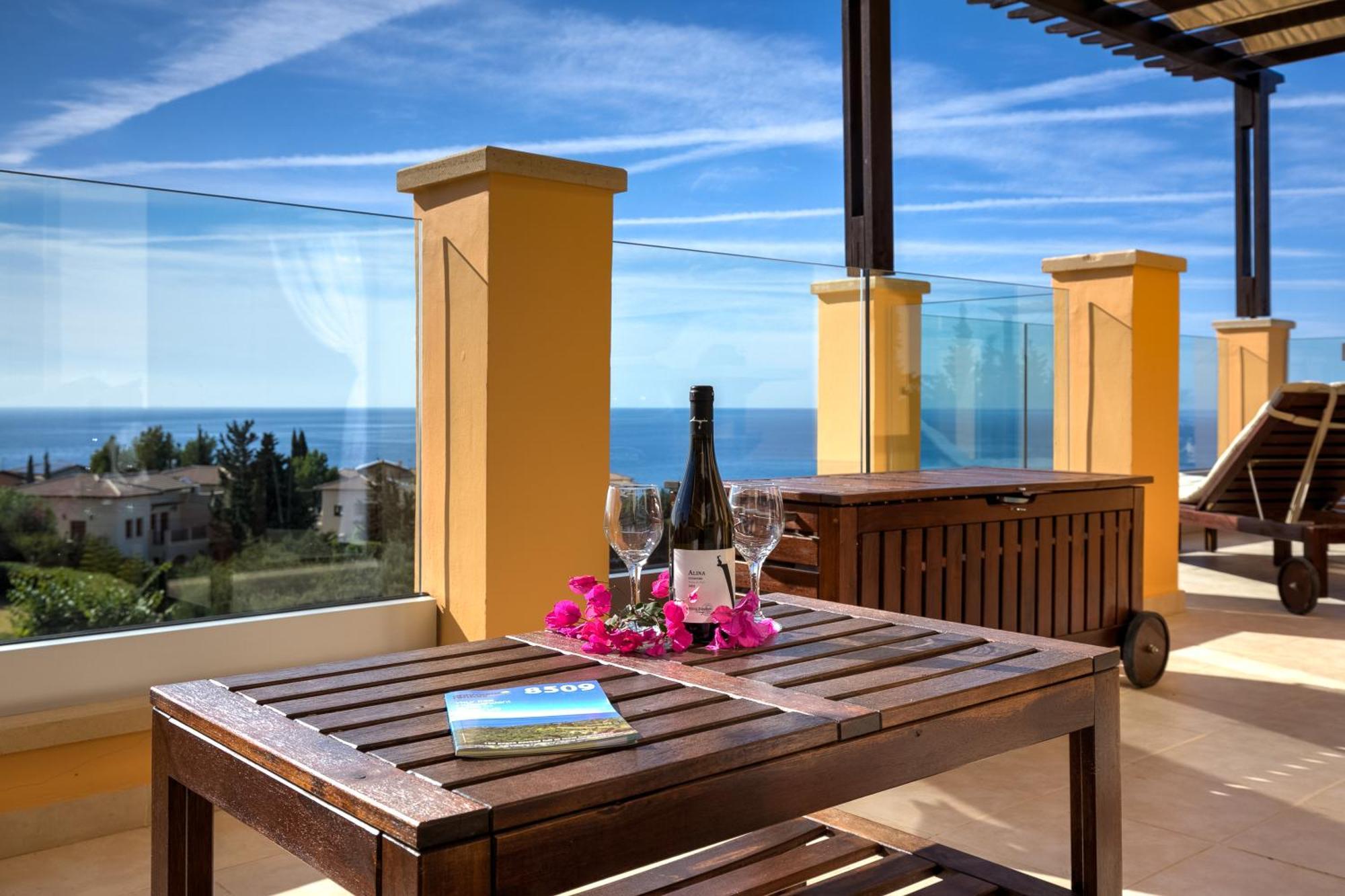 2 Bedroom Apartment Thalassa With Sea And Sunset Views, Aphrodite Hills Resort Kouklia Eksteriør bilde