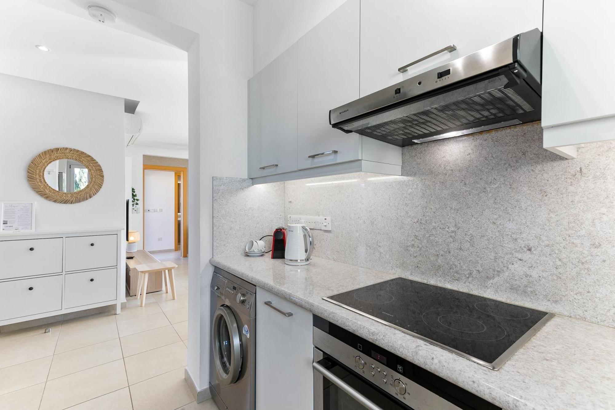 2 Bedroom Apartment Thalassa With Sea And Sunset Views, Aphrodite Hills Resort Kouklia Eksteriør bilde