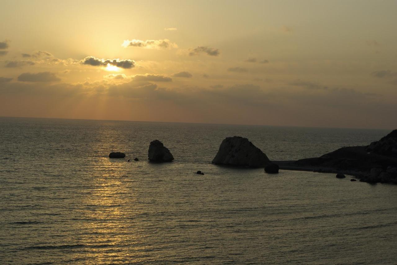 2 Bedroom Apartment Thalassa With Sea And Sunset Views, Aphrodite Hills Resort Kouklia Eksteriør bilde